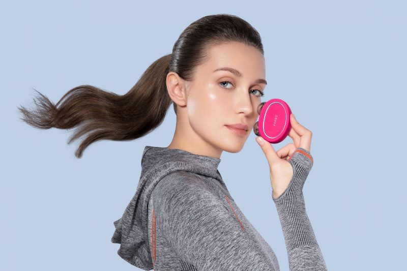 Использование аппарата Bear Mini от бренда Foreo